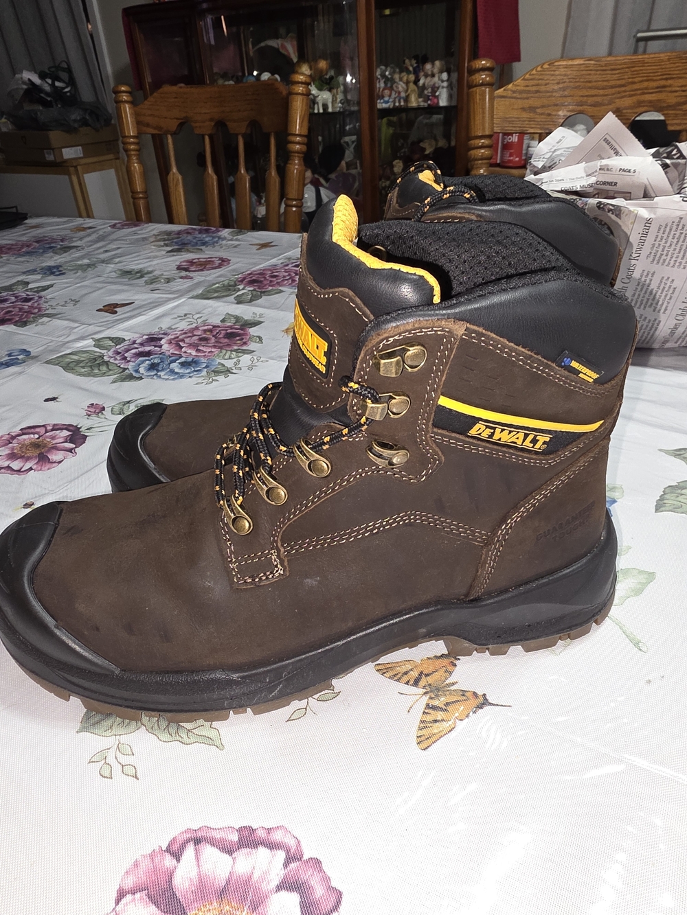 DEWALT Men's Brown Work Boots with Yellow Accents - Rugged Safety Footwear NEW